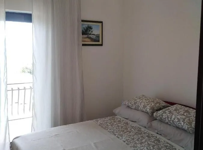 F&t Apartment *